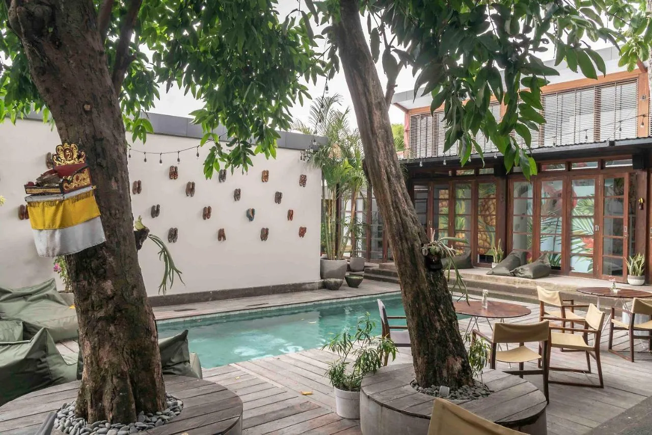 Socialista Lifestyle Hostel Σεμινιάκ