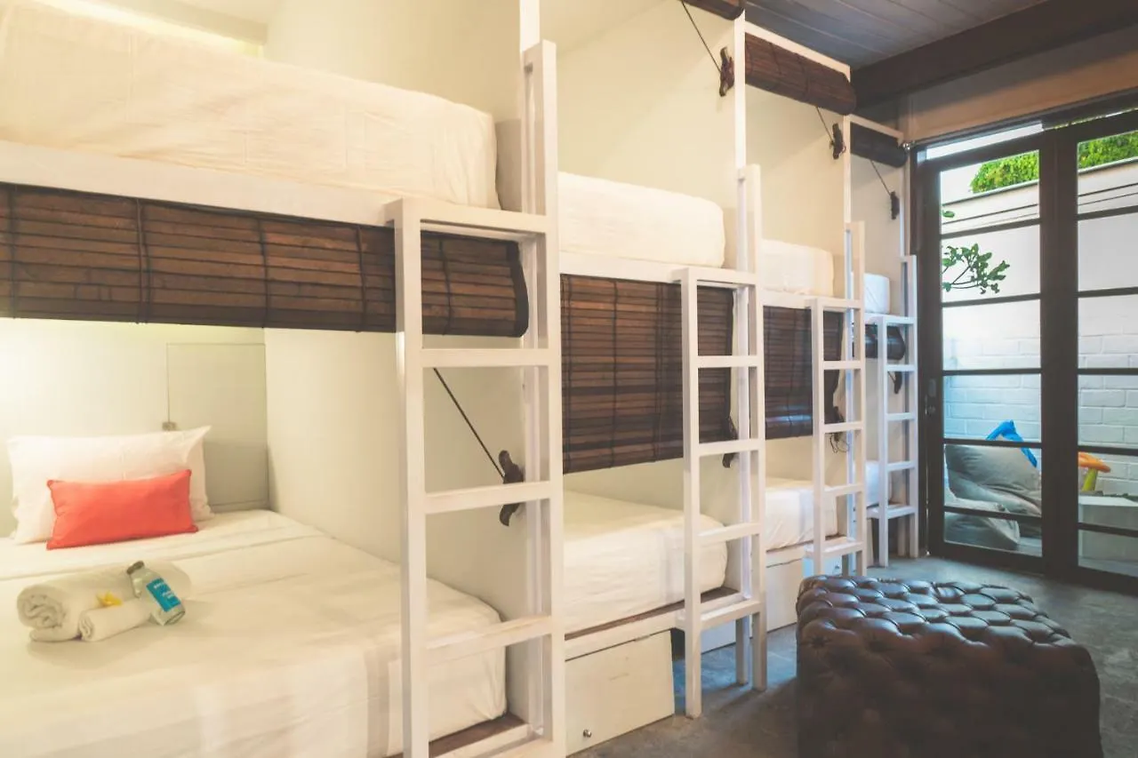 Socialista Lifestyle Hostel Σεμινιάκ