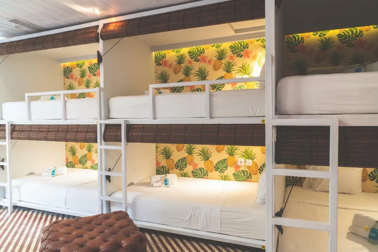 Socialista Lifestyle Hostel Σεμινιάκ