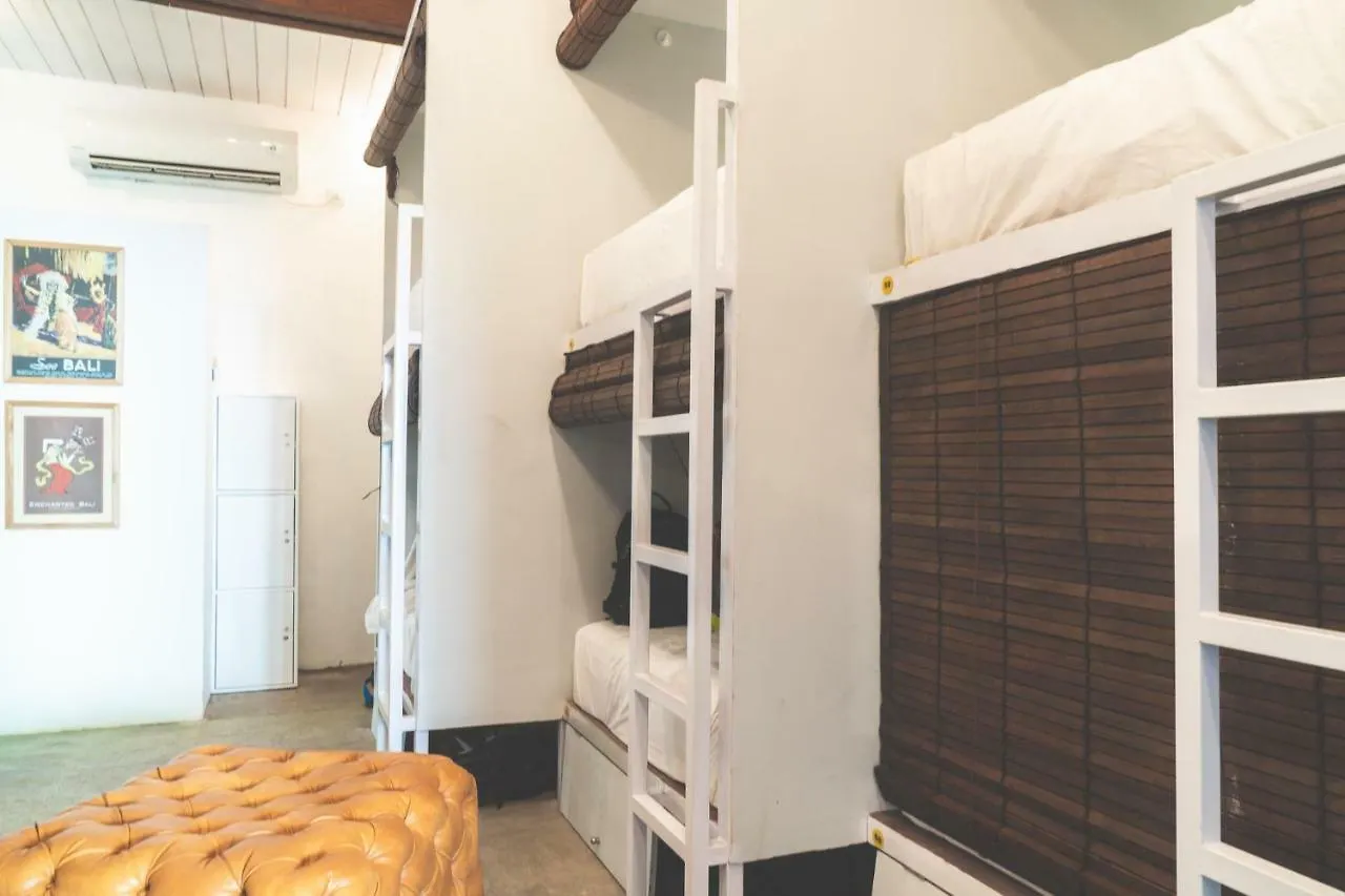 Socialista Lifestyle Hostel Σεμινιάκ